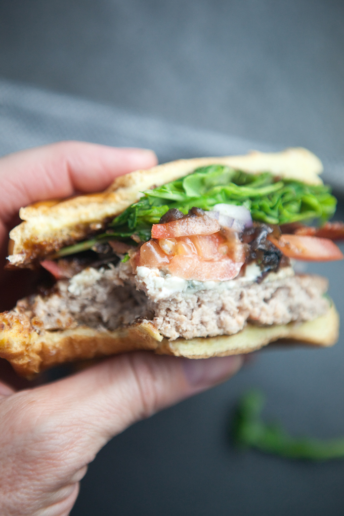 Blue Cheese and Fig Turkey Burger #healthy #macrofriendly #lillielovesmacros www.lillieeatsandtellscom.bigscoots-staging.com