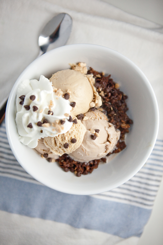 Skinny Macro-Friendly Double Chocolate Oatmeal Protein "Brownie" Sundae
