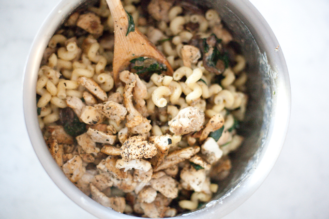 Skinny Macro Friendly Pasta Bake with chicken, mushrooms, spinach and cauliflower cream sauce