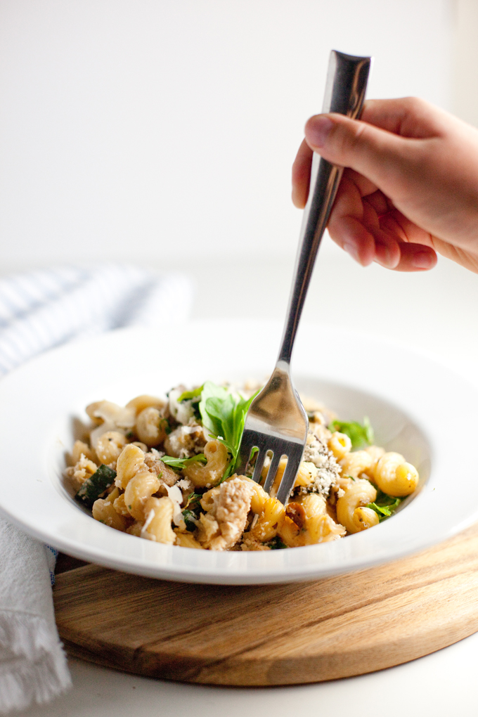 Skinny Macro Friendly Pasta Bake with chicken, mushrooms, spinach and cauliflower cream sauce