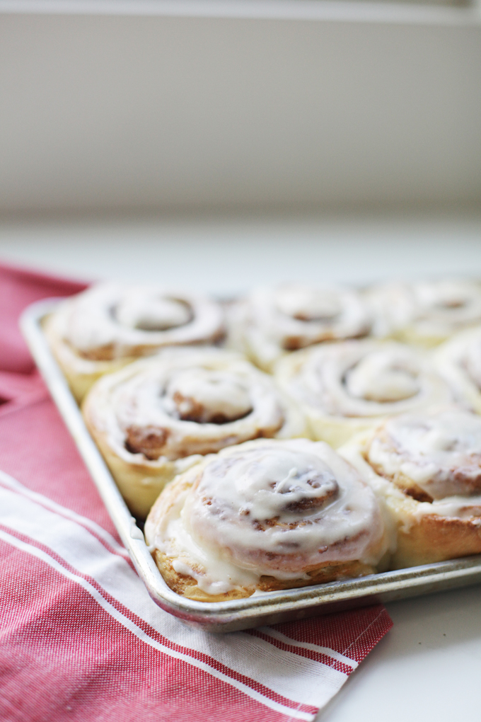 Our Favorite Giant Cinnamon Rolls www.lillieeatsandtellscom.bigscoots-staging.com