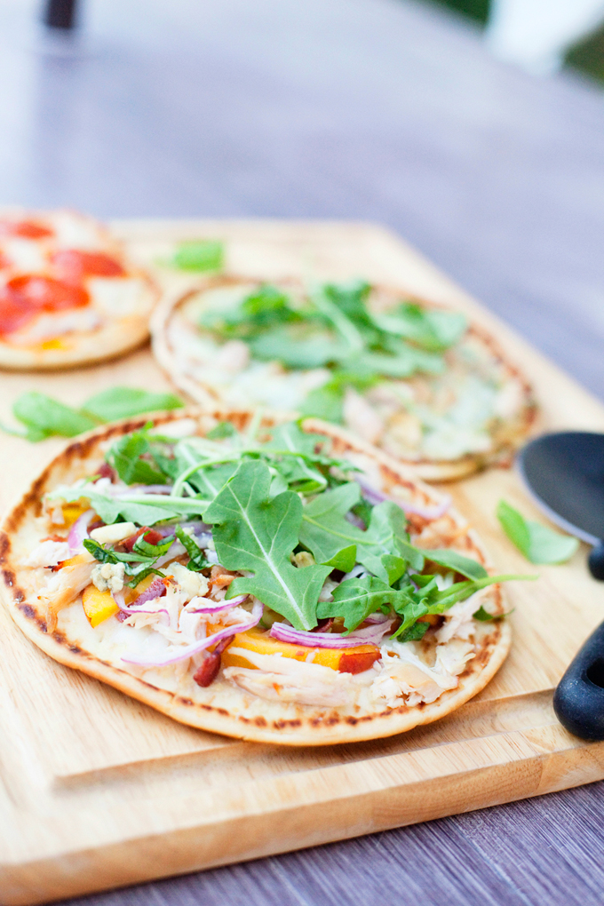 Peach and prosciutto flatbread www.lillieeatsandtellscom.bigscoots-staging.com