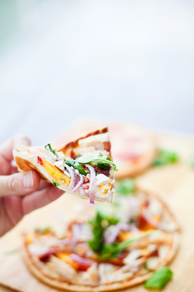 Peach and prosciutto flatbread www.lillieeatsandtellscom.bigscoots-staging.com