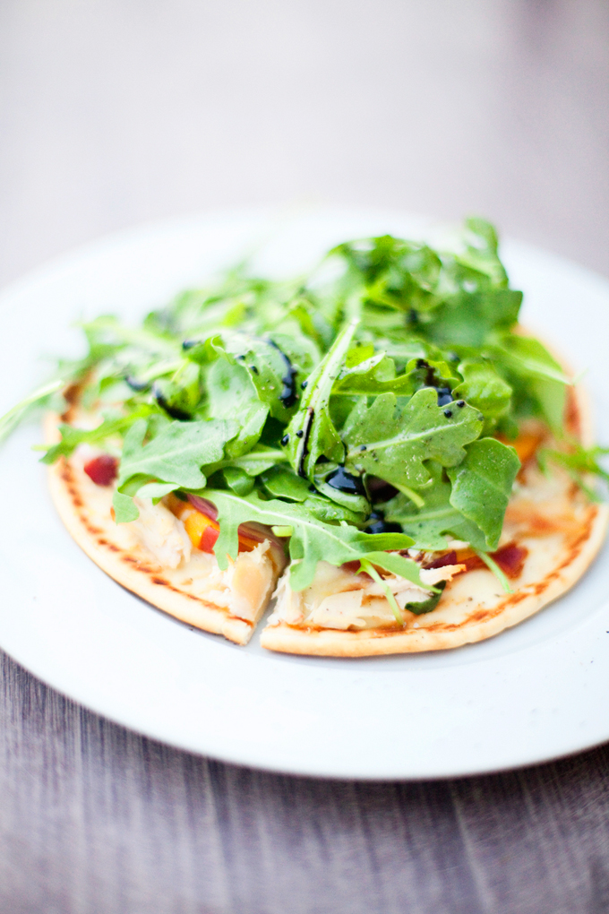 Peach and prosciutto flatbread www.lillieeatsandtellscom.bigscoots-staging.com