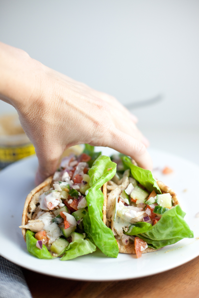 chicken greek pitas www.lillieeatsandtellscom.bigscoots-staging.com