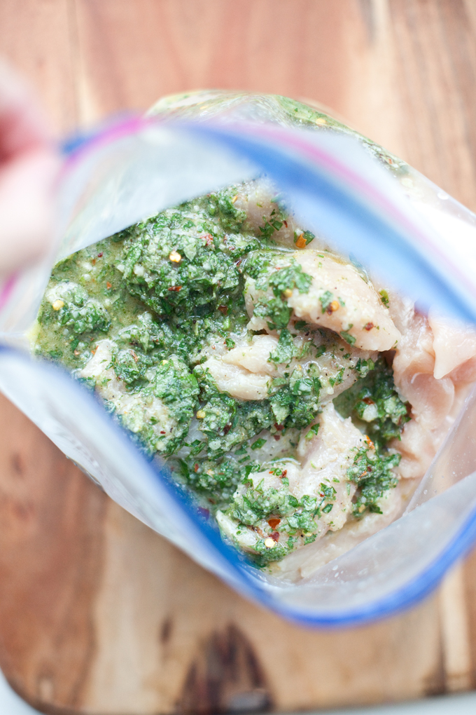 Greek Marinated Chicken Skewers #macrofriendly #light #healthy www.lillieeatsandtellscom.bigscoots-staging.com