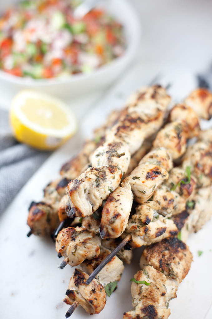Greek Marinated Chicken Skewers #macrofriendly #light #healthy www.lillieeatsandtellscom.bigscoots-staging.com