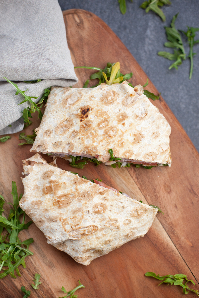 The Turkey Pepperjack Low Carb Crunch Wrap www.lillieeatsandtellscom.bigscoots-staging.com #macrofriendly #macrofriendlyrecipes #weightwatchers #cutdacarb #lowcarb