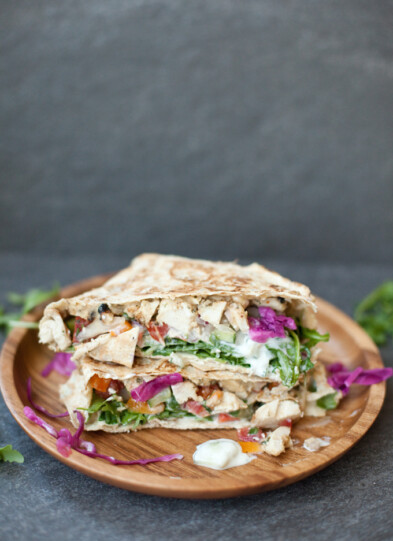 Greek Crunch Wrap www.lillieeatsandtellscom.bigscoots-staging.com #macrofriendly #lowcarb #macrofriendlyrecipes #healthychickenrecipes