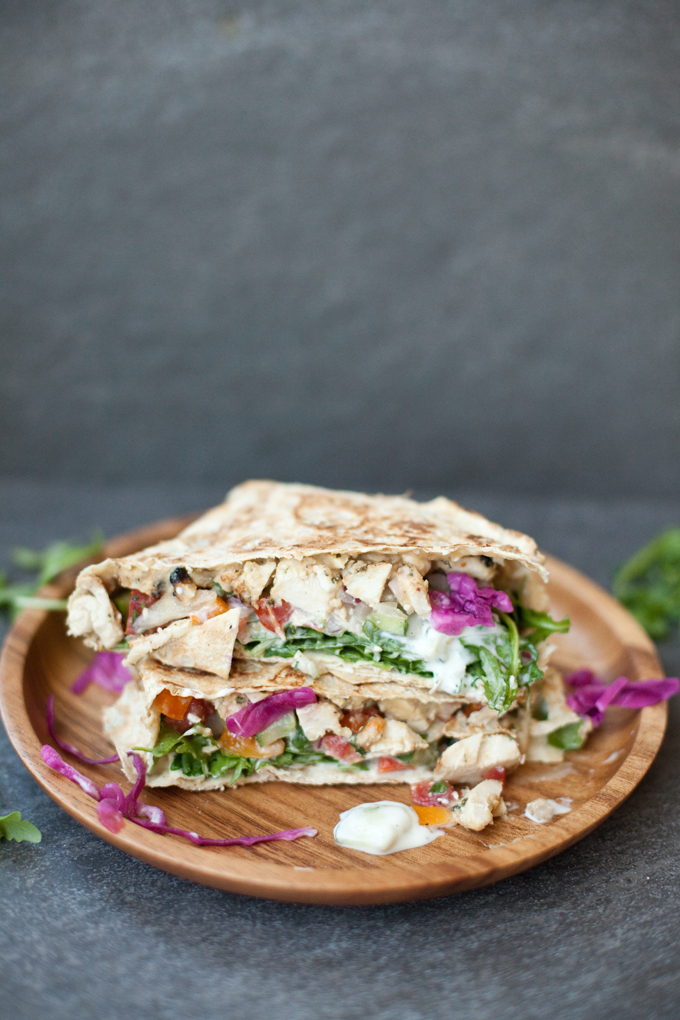 Greek Crunch Wrap www.lillieeatsandtellscom.bigscoots-staging.com #macrofriendly #lowcarb #macrofriendlyrecipes #healthychickenrecipes