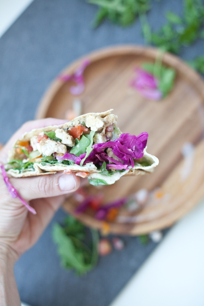 Greek Crunch Wrap www.lillieeatsandtellscom.bigscoots-staging.com #macrofriendly #lowcarb #macrofriendlyrecipes #healthychickenrecipes