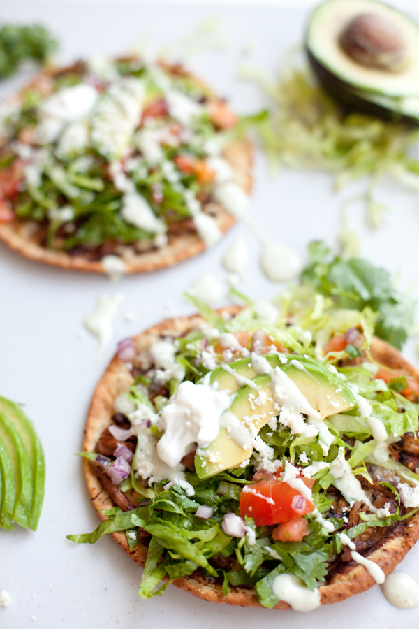 Low Carb Carnitas Tostada Pizzas www.lillieeatsandtellscom.bigscoots-staging.com#macrofriendly #macrofriendlyrecipes #iifym #weightwatchersrecipes #cookinglight