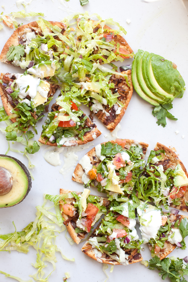 Low Carb Carnitas Tostada Pizzas www.lillieeatsandtellscom.bigscoots-staging.com#macrofriendly #macrofriendlyrecipes #iifym #weightwatchersrecipes #cookinglight