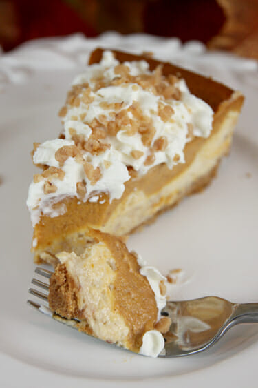 Pumpkin pie cheese cake with toffee