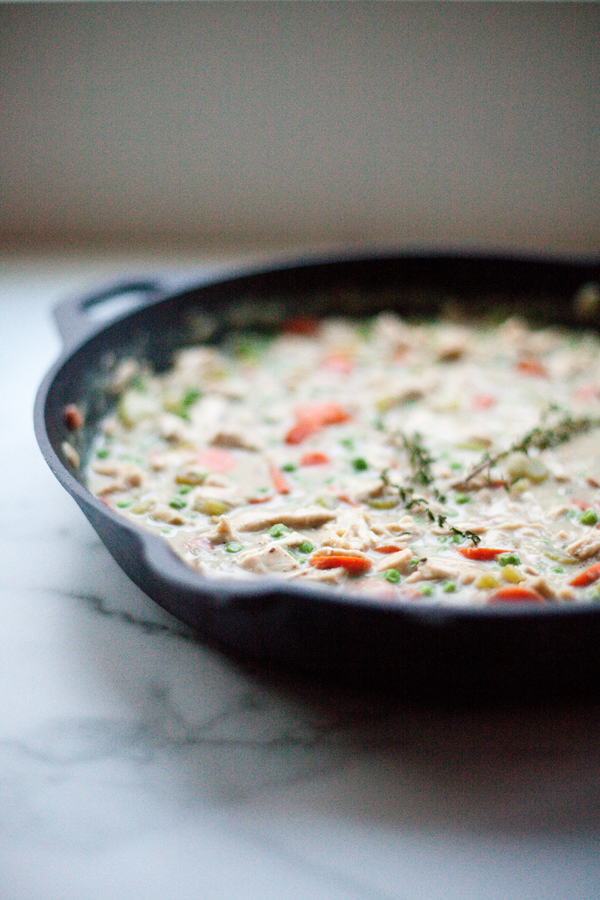 You'll love this creamy chicken pot pie soup. www.lillieeatsandtellscom.bigscoots-staging.com