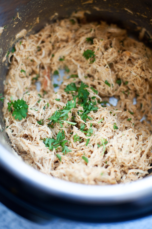 healthy creamy instant pot buffalo chicken. www.lillieeatsandtellscom.bigscoots-staging.com