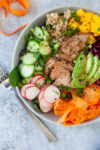 Try this super healthy spiced pork poke bowl. www.lillieeatsandtellscom.bigscoots-staging.com