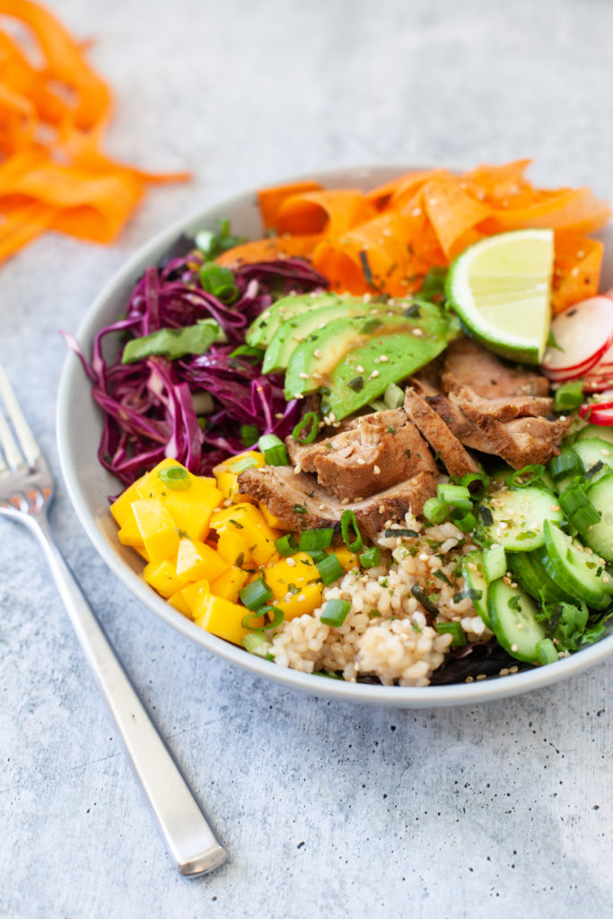Try this macro-friendly, low fat poke bowl. www.lillieeatsandtellscom.bigscoots-staging.com