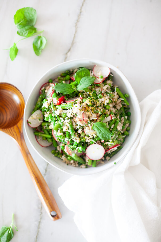 This has the perfect mix of brown rice and vegetables. Add your dressing and it's ready to go! www.lillieeatsandtellscom.bigscoots-staging.com