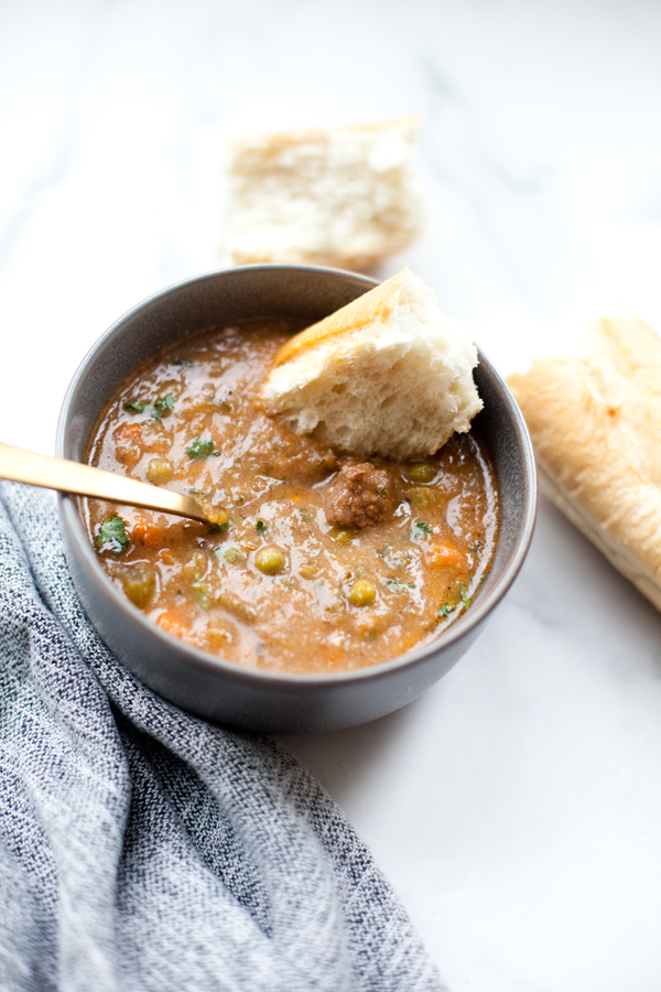 Try this warm and delicious instant pot soup. www.lillieeatsandtellscom.bigscoots-staging.com