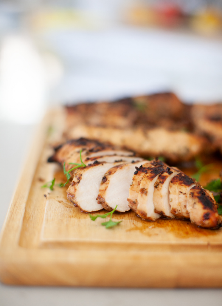 This grilled chicken is so flavorful and healthy. www.lillieatsandtells.com