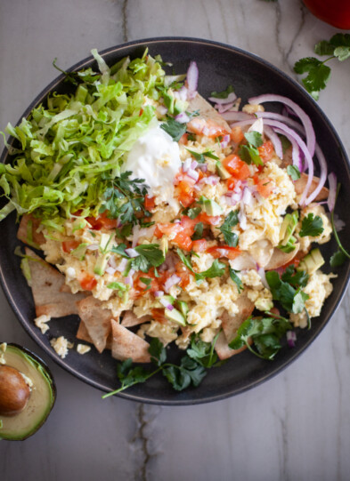 macro-friendly, egg whites, breakfast nachos. www.lillieeatsandtellscom.bigscoots-staging.com