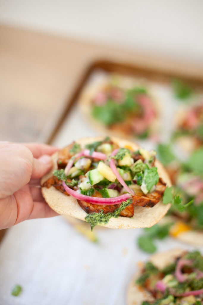 macro-friendly, healthy recipe. bbq pork tostadas. www.lillieeeatsandtells.com