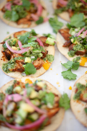 Try these macro-friendly tostadas with pineapple salsa and chimichurri sauce. www.lillieeatsandtellscom.bigscoots-staging.com