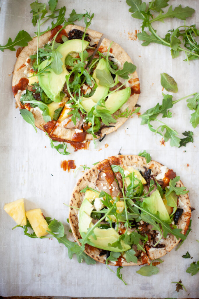 cooked and fresh vegetables covered with bbq sauce on flatbread. www.lillieeatsandtellscom.bigscoots-staging.com