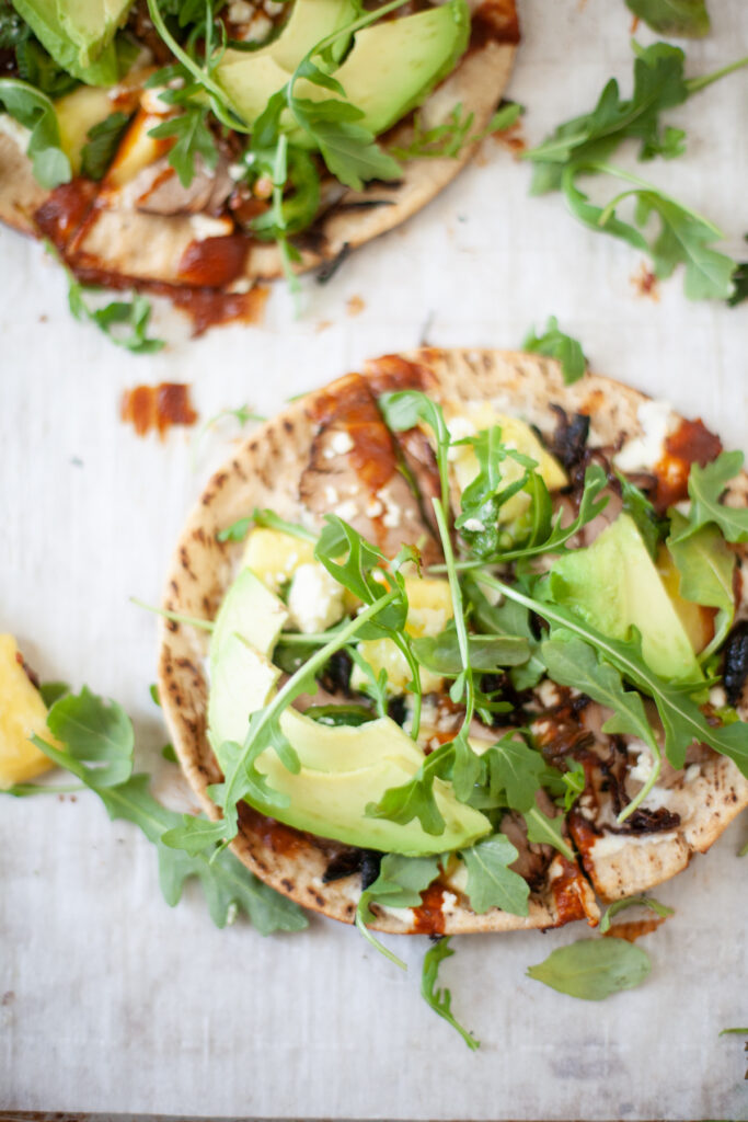 flatbread and toppings, all macro-friendly. www.lillieeatsandtellscom.bigscoots-staging.com