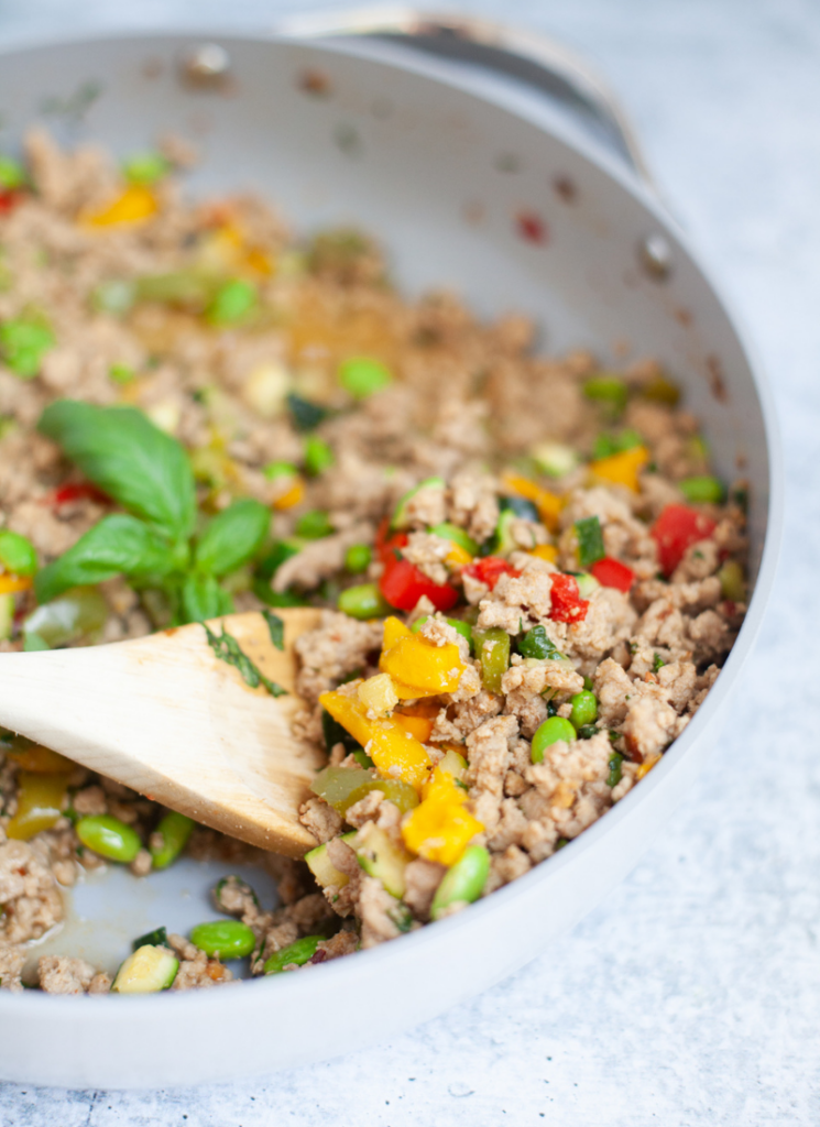 All the fresh flavors are in this Thai veggie skillet with ground turkey www.lillieeatsandtellscom.bigscoots-staging.com