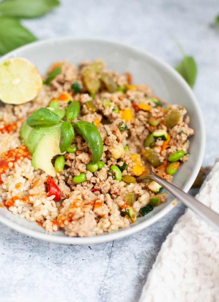 I can't get enough of this Thai skillet meal www.lillieeatsandtellscom.bigscoots-staging.com