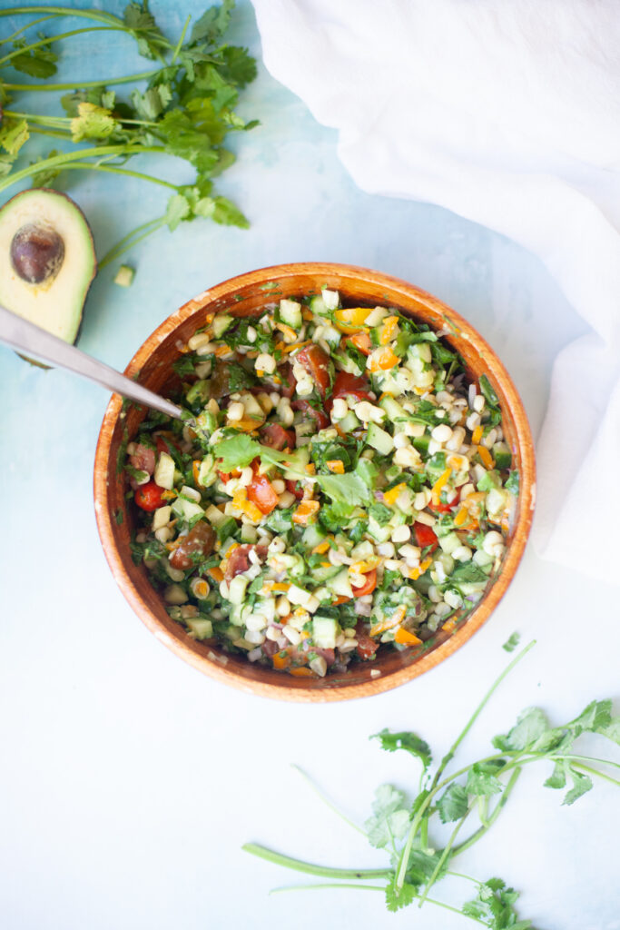 This fresh and easy corn salsa comes together quickly! www.lillieeatsandtellscom.bigscoots-staging.com