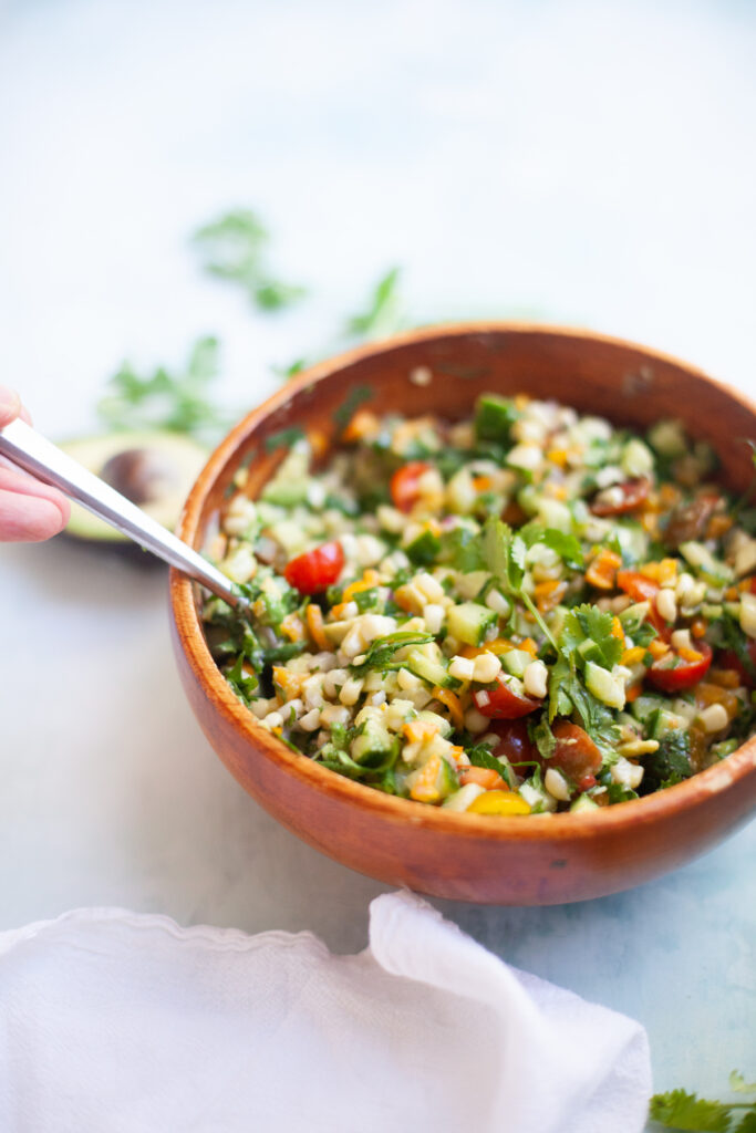 This corn salsa uses all the fresh flavors of summer. www.lillieeatsandtellscom.bigscoots-staging.com