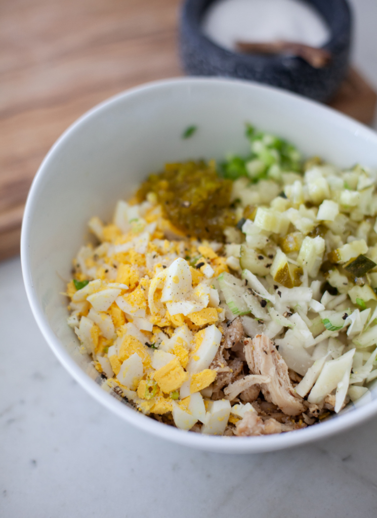 You won't believe how easy this pickle chicken salad is! www.lillieeatsandtellscom.bigscoots-staging.com