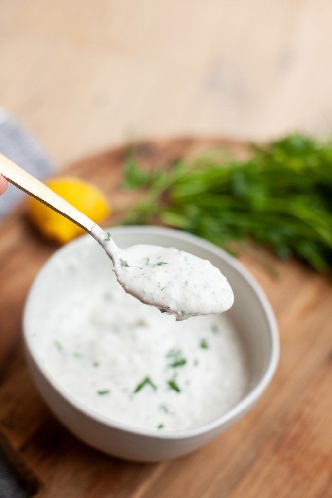 macro friendly creamy blue cheese dressing recipe by www.lillieeatsandtellscom.bigscoots-staging.com