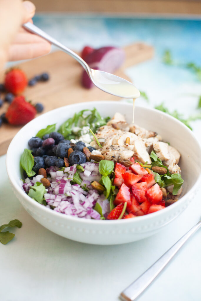 easy and macro friendly berry and goat cheese salad by www.lillieeatsandtellscom.bigscoots-staging.com