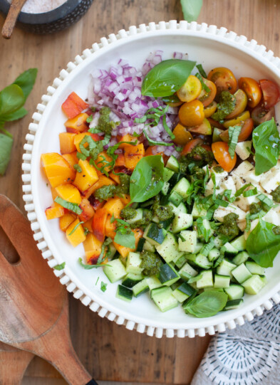 macro friendly peach chopped caprese salad recipe by www.lillieeatsandtells.com