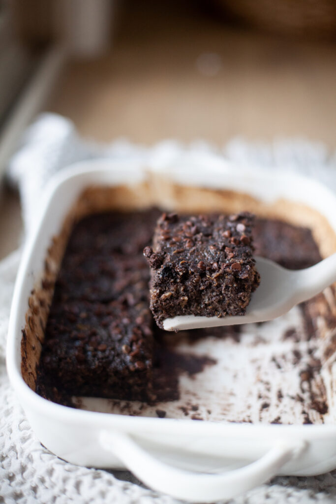 macro friendly recipe for brownie baked squash oats by www.lillieeatsandtellscom.bigscoots-staging.com