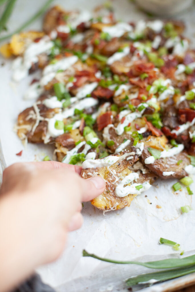 macro friendly loaded smashed potatoes by www.lillieeatsandtellscom.bigscoots-staging.com
