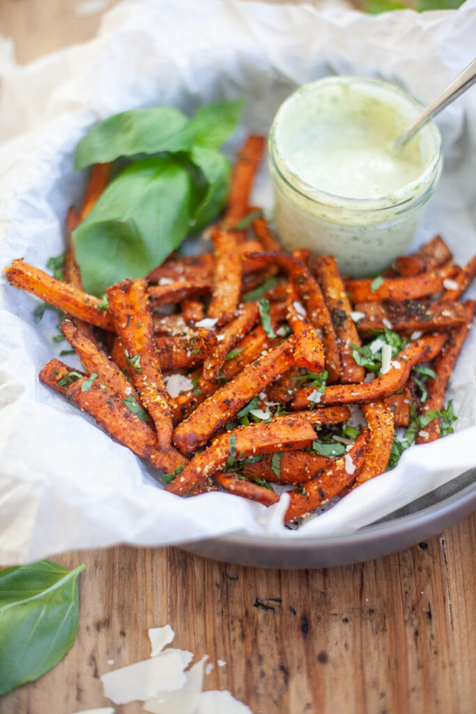 Fit your macros with these amazing roasted carrots. www.lillieeatsandtellscom.bigscoots-staging.com
